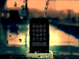 Спрей Impervious защитит смартфон от влаги