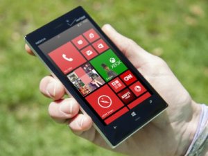 Смартфоны Lumia станут стандартными для работников BMW